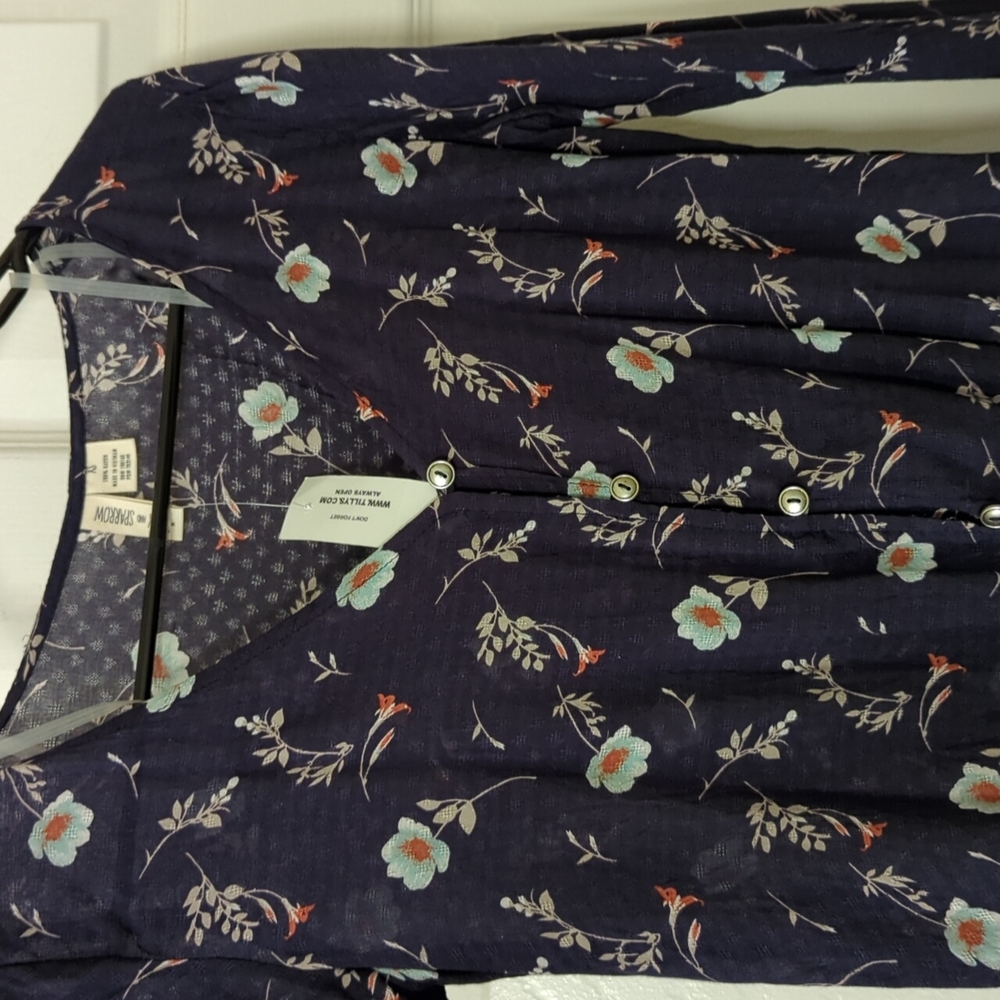 Sky and Sparrow blue floral top size XS - Picture 2 of 4